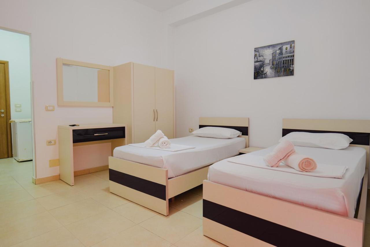 Hotel Argjiro Sarandë Exterior foto